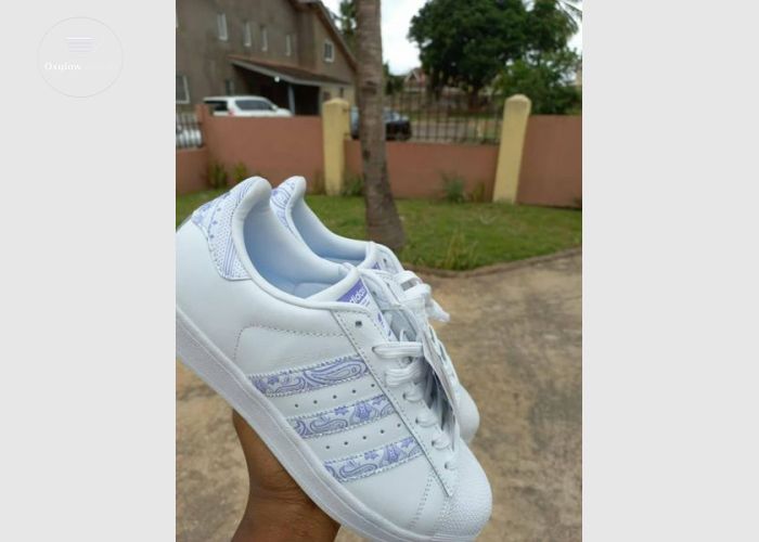 unisex sneakers
